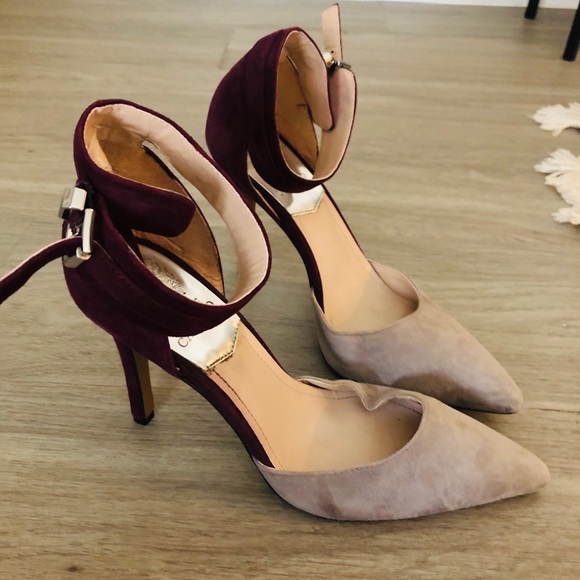 Vince Camuto Colorblock Stilleto Heel - Picture 2 of 5